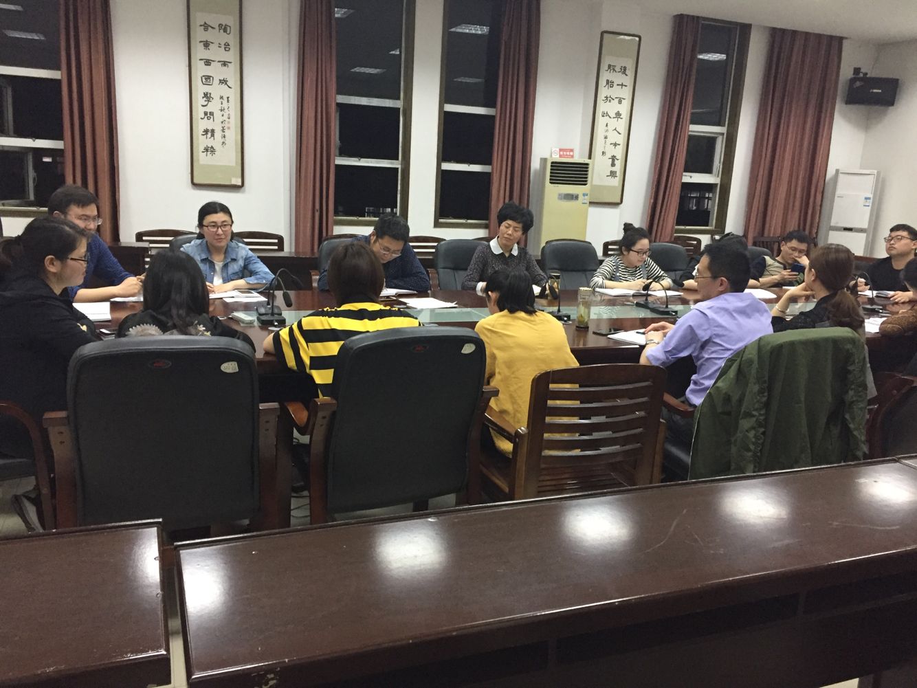 4.18日座谈会照片.png