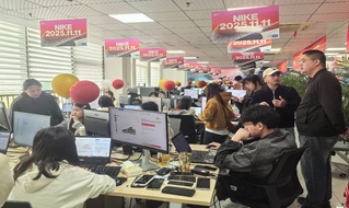 商电系深入安庆云霁电商走访慰问...